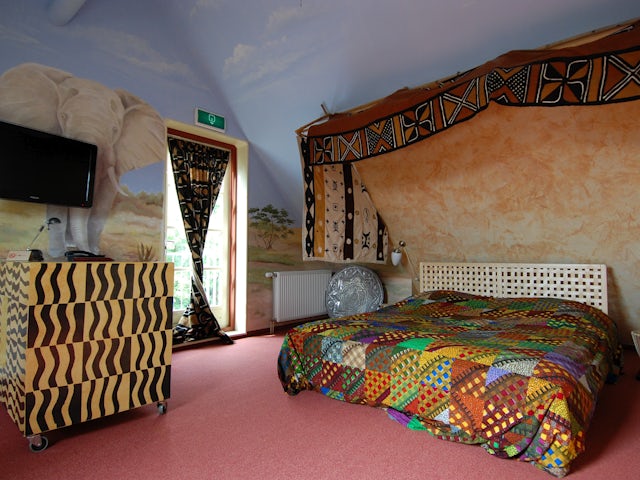This theme room is all about Africa. Lions, elephants and more can be found here.