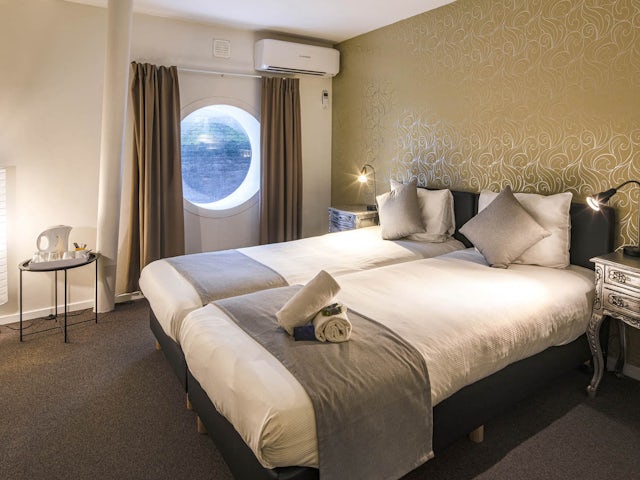 Double room on the lower deck (with double bed or twin beds)