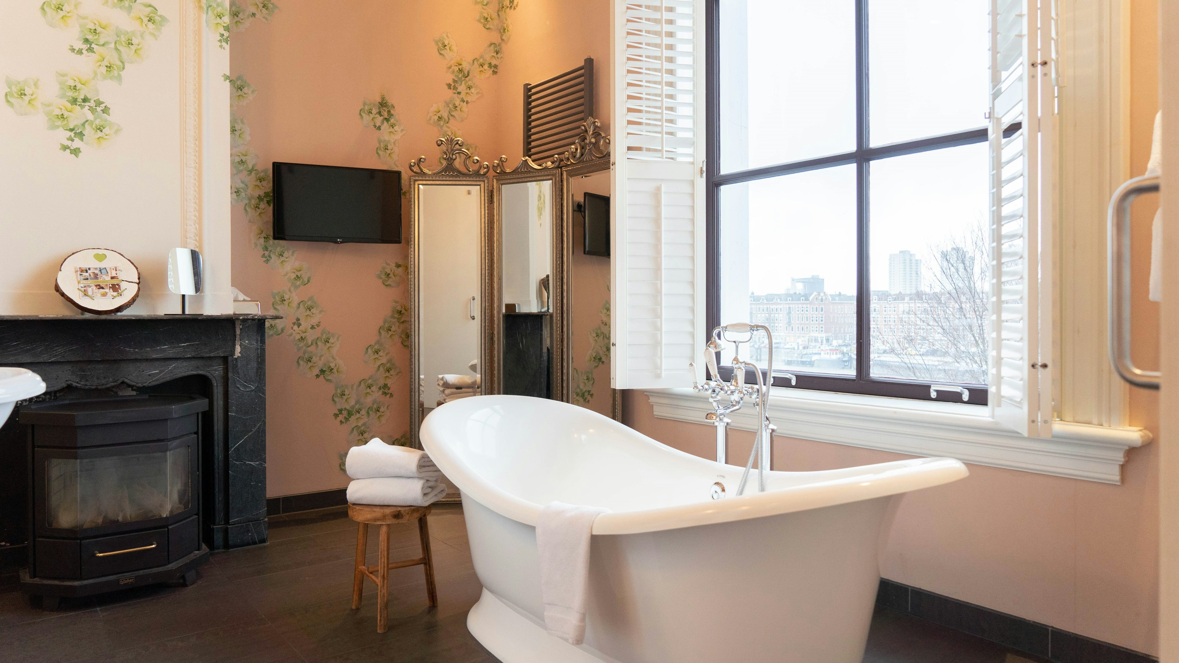 Romantic suite met Engelse badkamer
